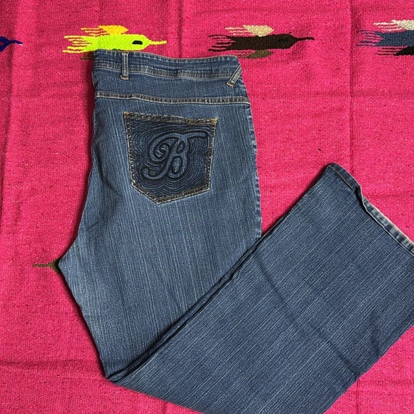 Apple Bottom Women's Stretch Straight Leg Blue Jean - Picture 3 of 11